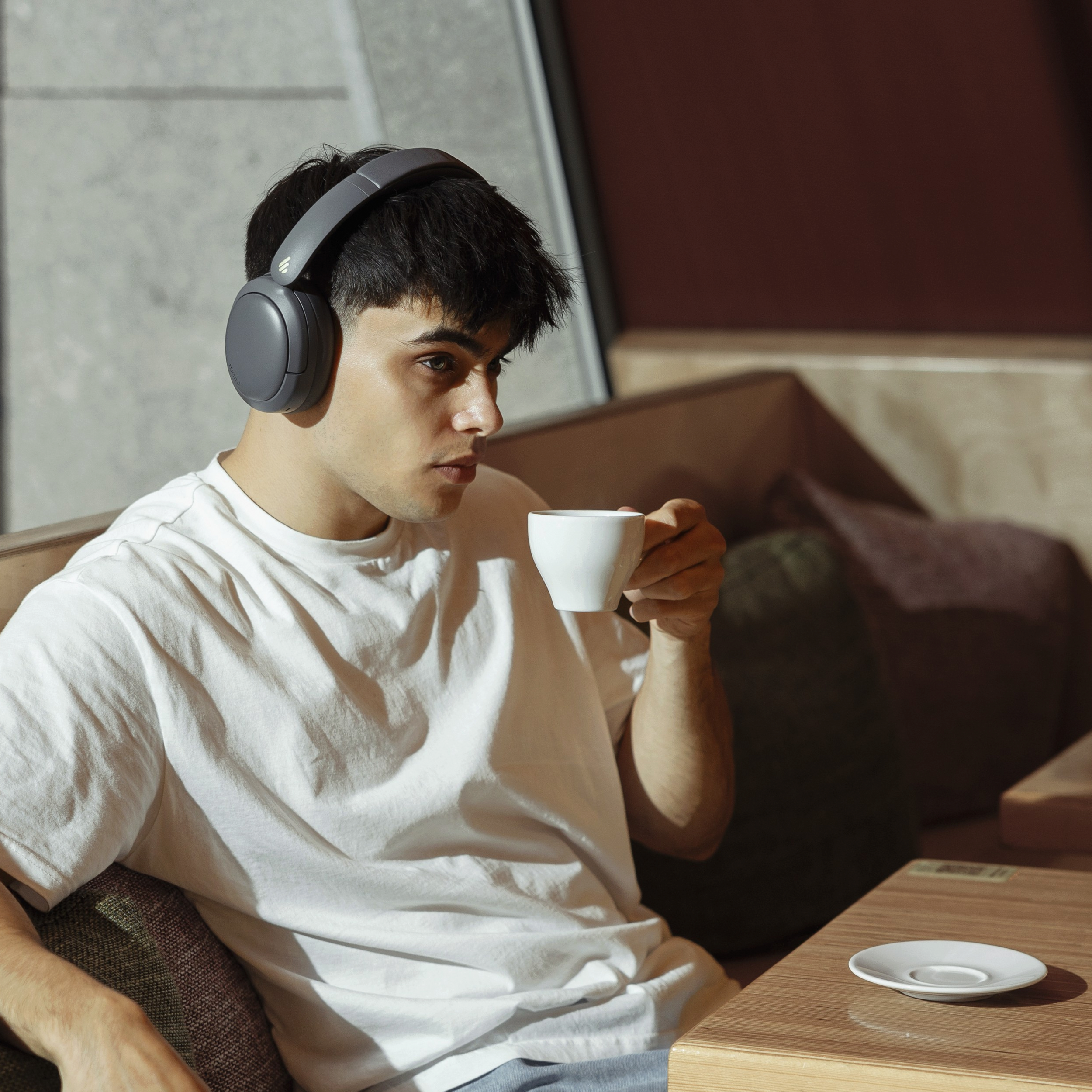W800BT Pro Wireless Over-ear Headphones