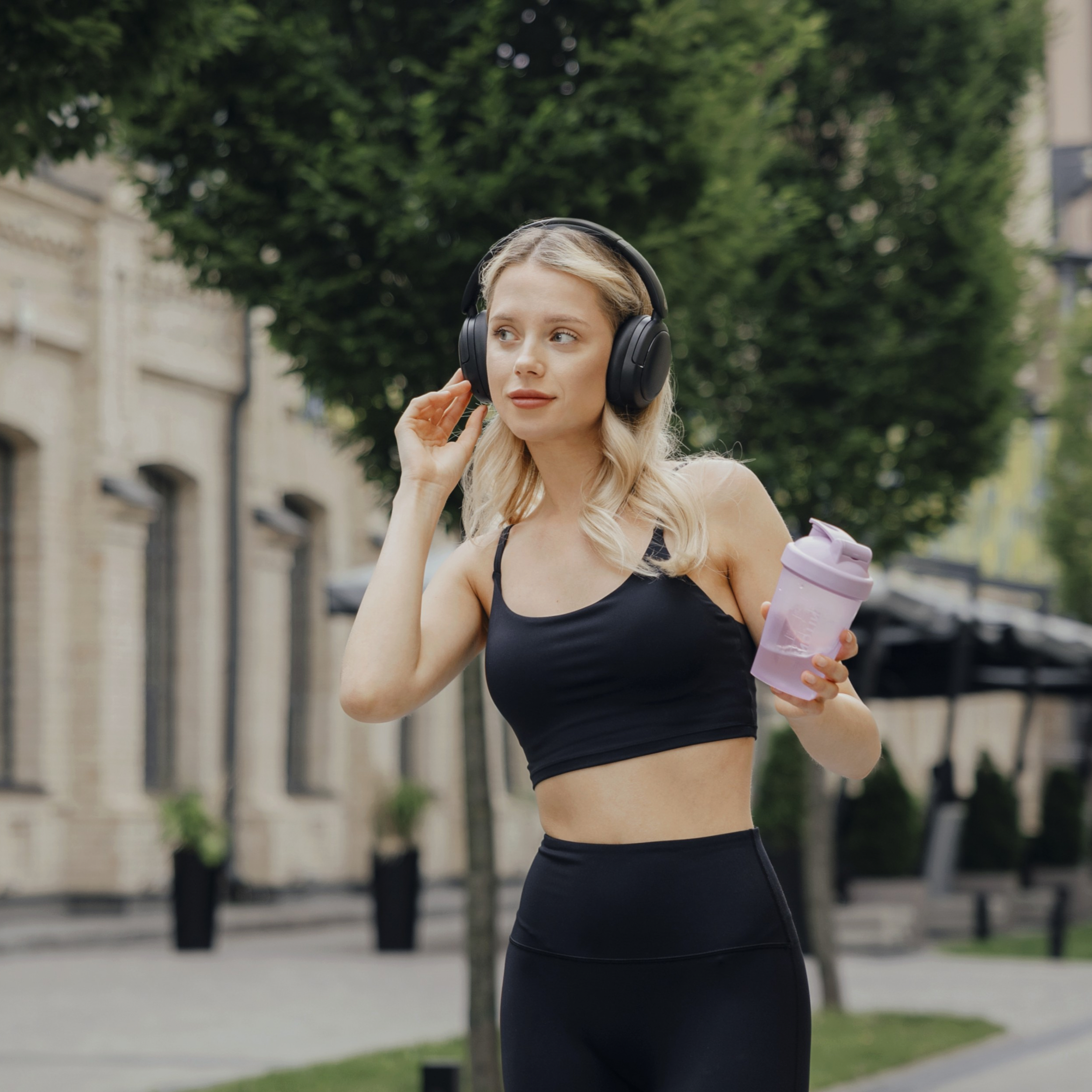 W800BT Pro Wireless Over-ear Headphones