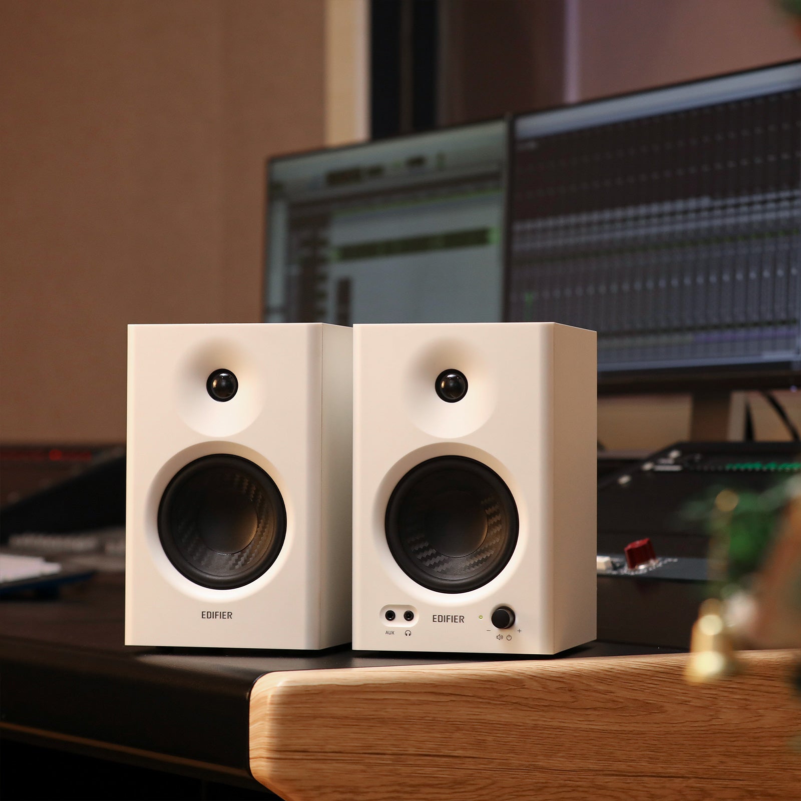 MR4 Powered Studio Monitor Speakers